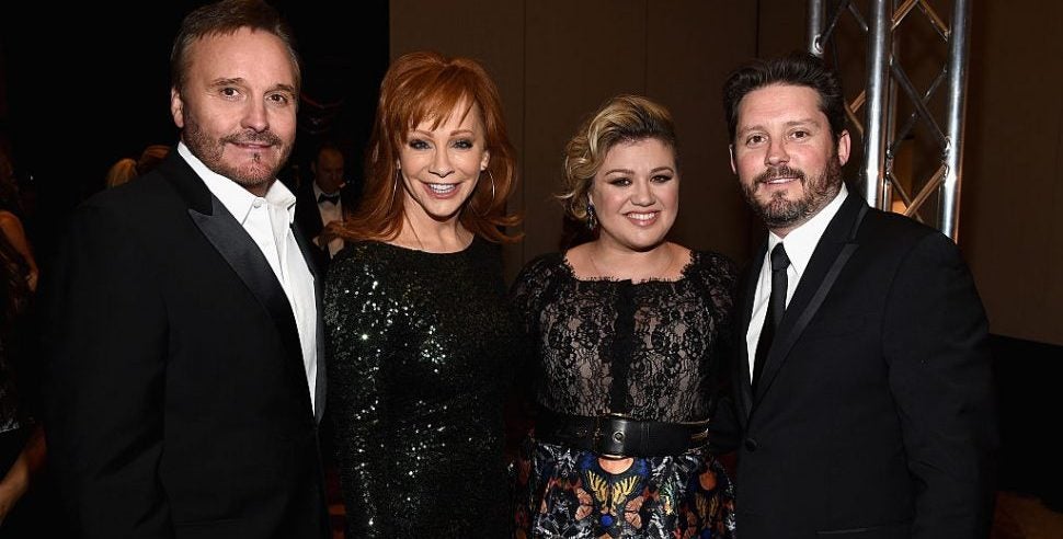 Kelly Clarkson Gets Sued By Ex-Father-In Law, Reba's Ex Husband