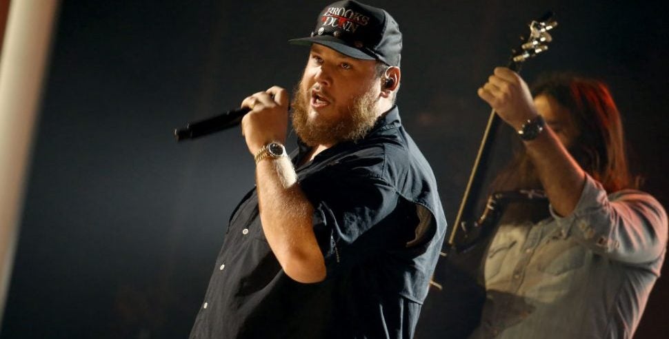 Luke Combs To Perform At Daytona 500