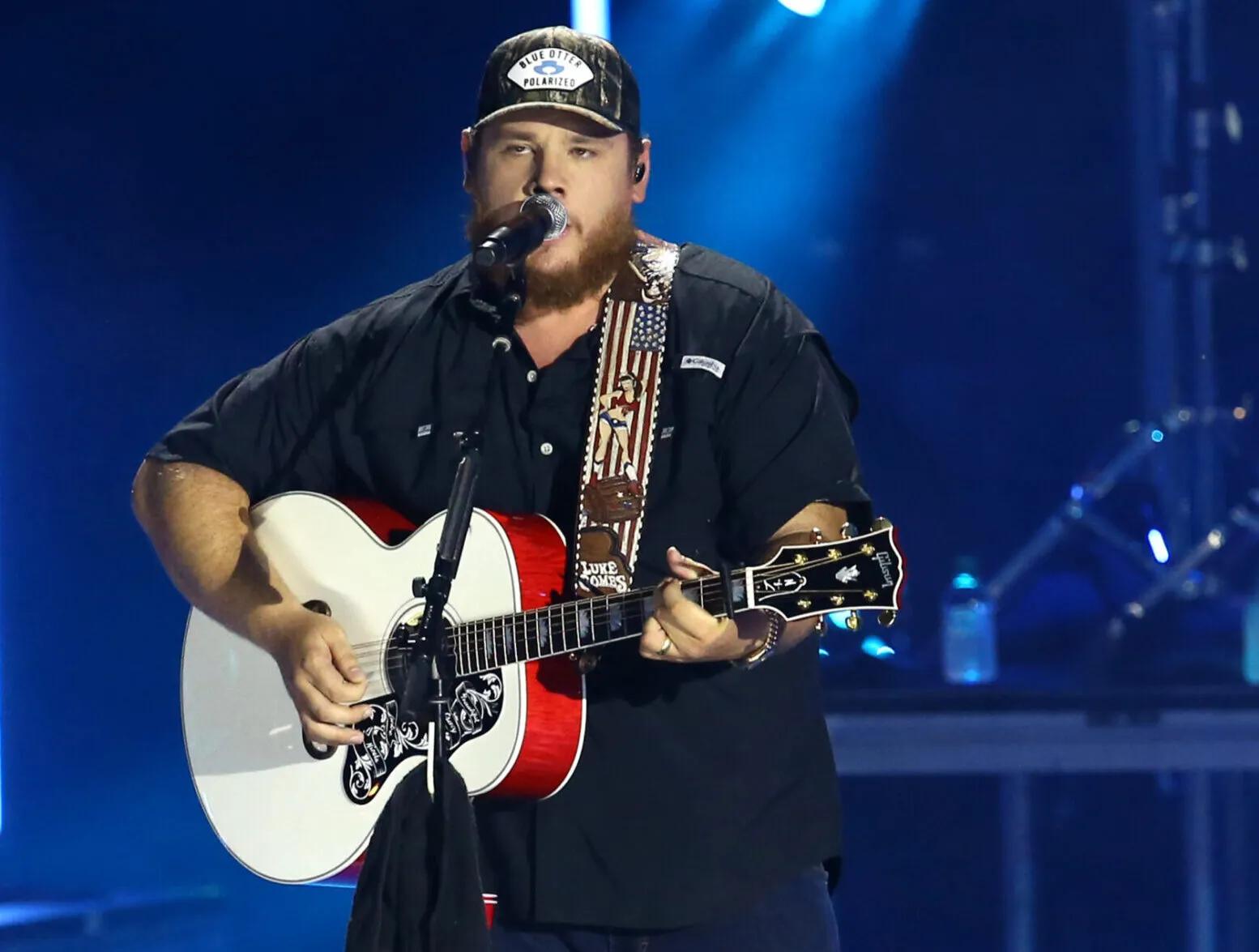 Luke Combs To Perform At Thanksgiving Halftime