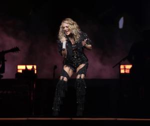 Carrie Underwood Denim And Rhinestones Tour In Tampa