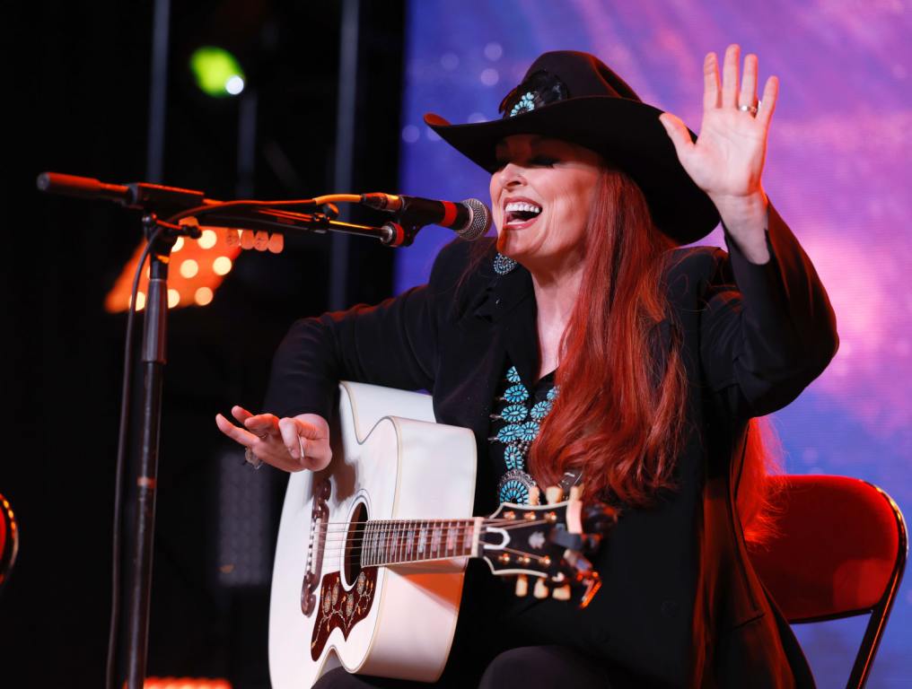 Wynonna Releases Double Live Album